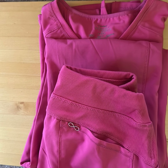 Infinity Cherokee stretchy material, hot pink $45 - Picture 1 of 1